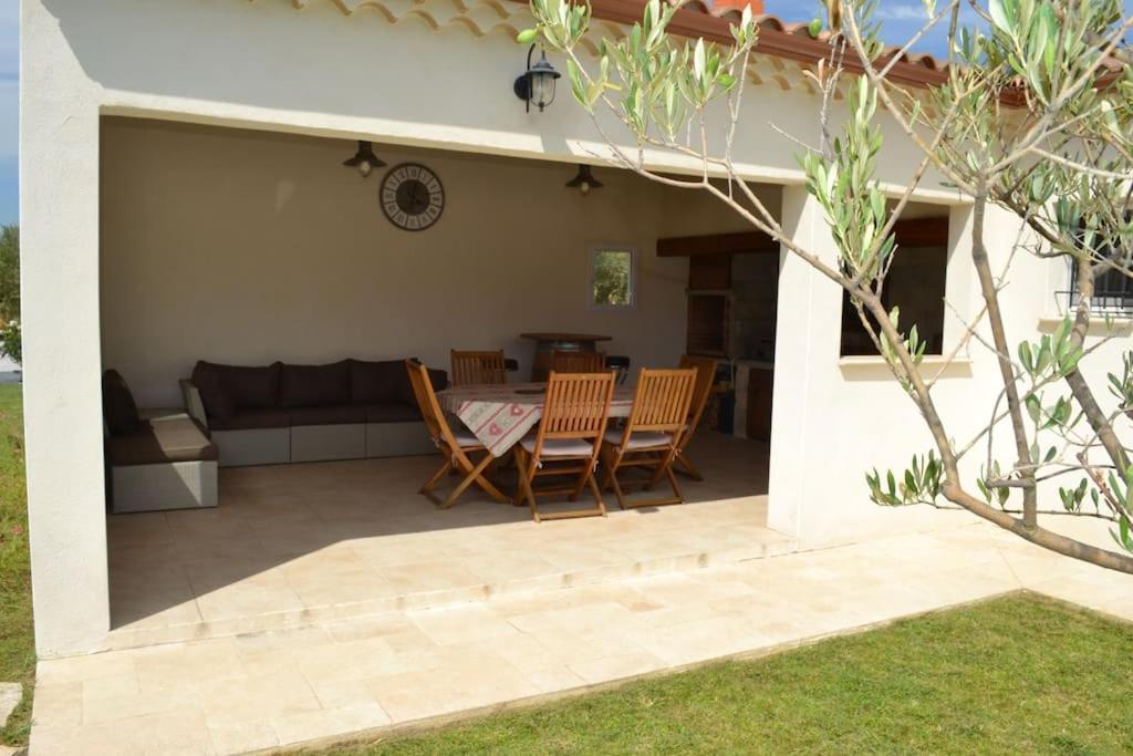 Joli Appartement Au Calme Entre Nimes Et Avignon Meynes Zewnętrze zdjęcie