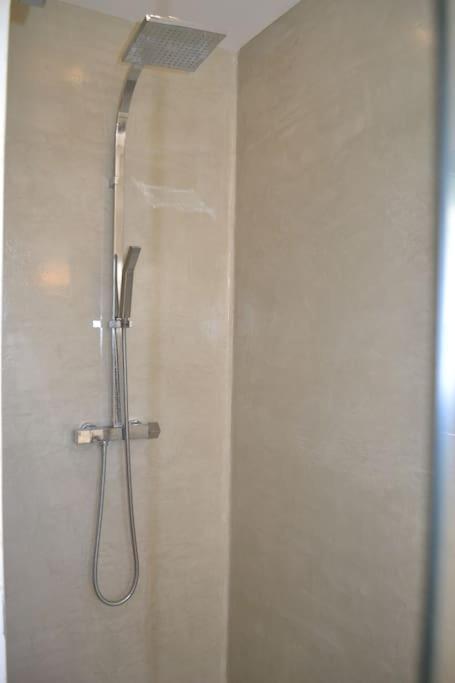Joli Appartement Au Calme Entre Nimes Et Avignon Meynes Zewnętrze zdjęcie
